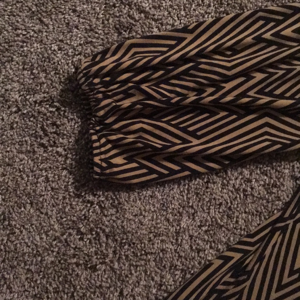 Chevron style Dress with 3/4 length sleeves - Picture 2 of 3